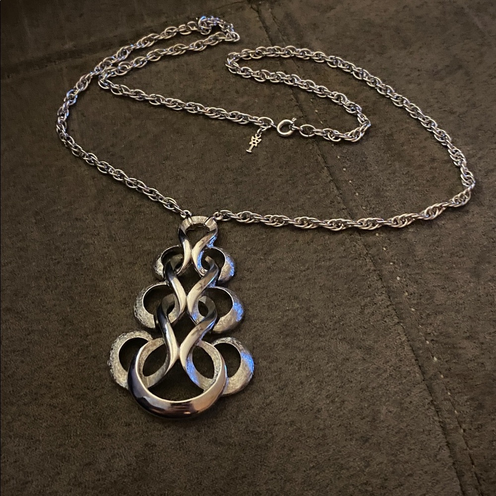 Vintage Signed Crown Trifari Silver-Tone Mod Scrolled Pendant Necklace VTG